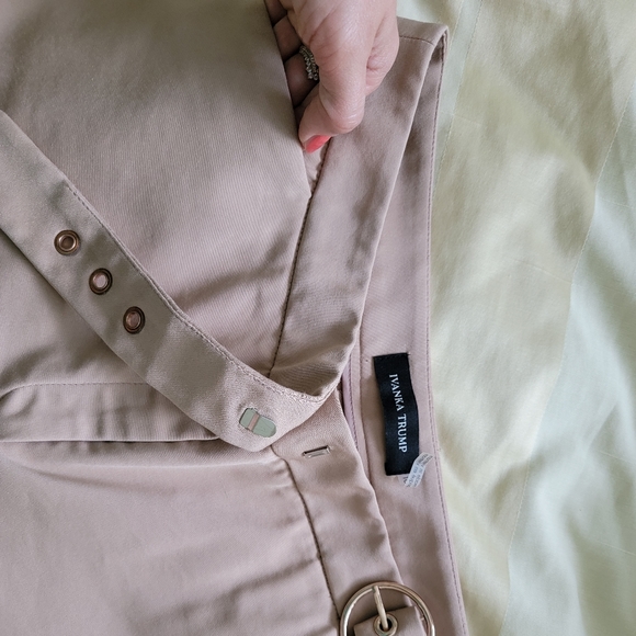 Beige cigar style pants from Ivanka Trump - Picture 9 of 9